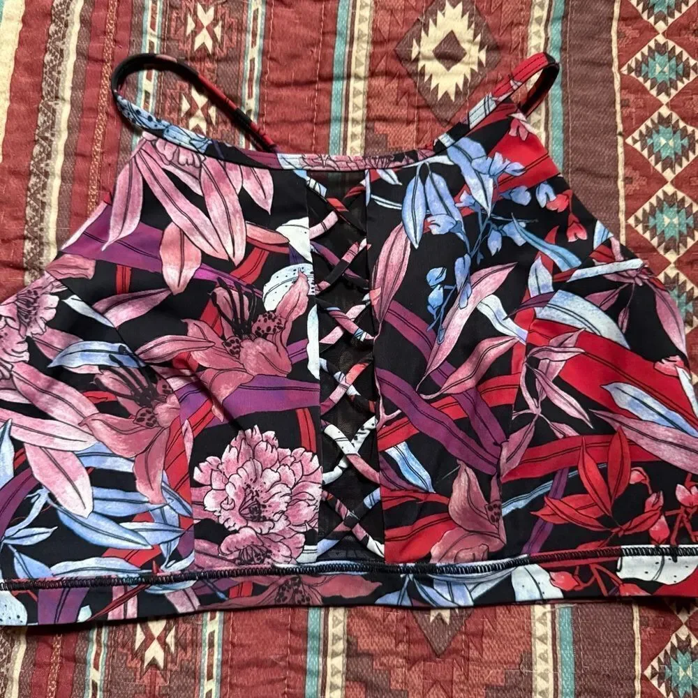 Lululemon Athletica Sports bra size 6